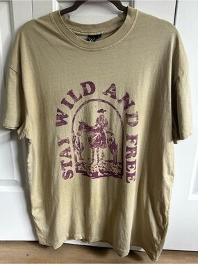 Windsor NWT Stay Wild And Free Taupe Graphic Tee Boyfriend Fit - Size S